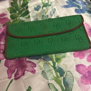Dooney&bourke Kelly Green Monogram Women's Wallet w/checkbook insert